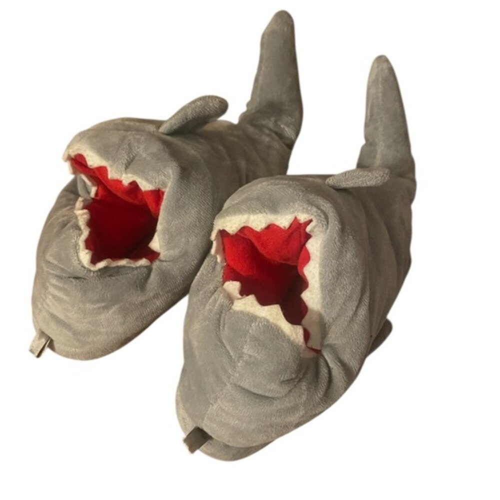 Old Navy Shark Slippers Youth 3/4